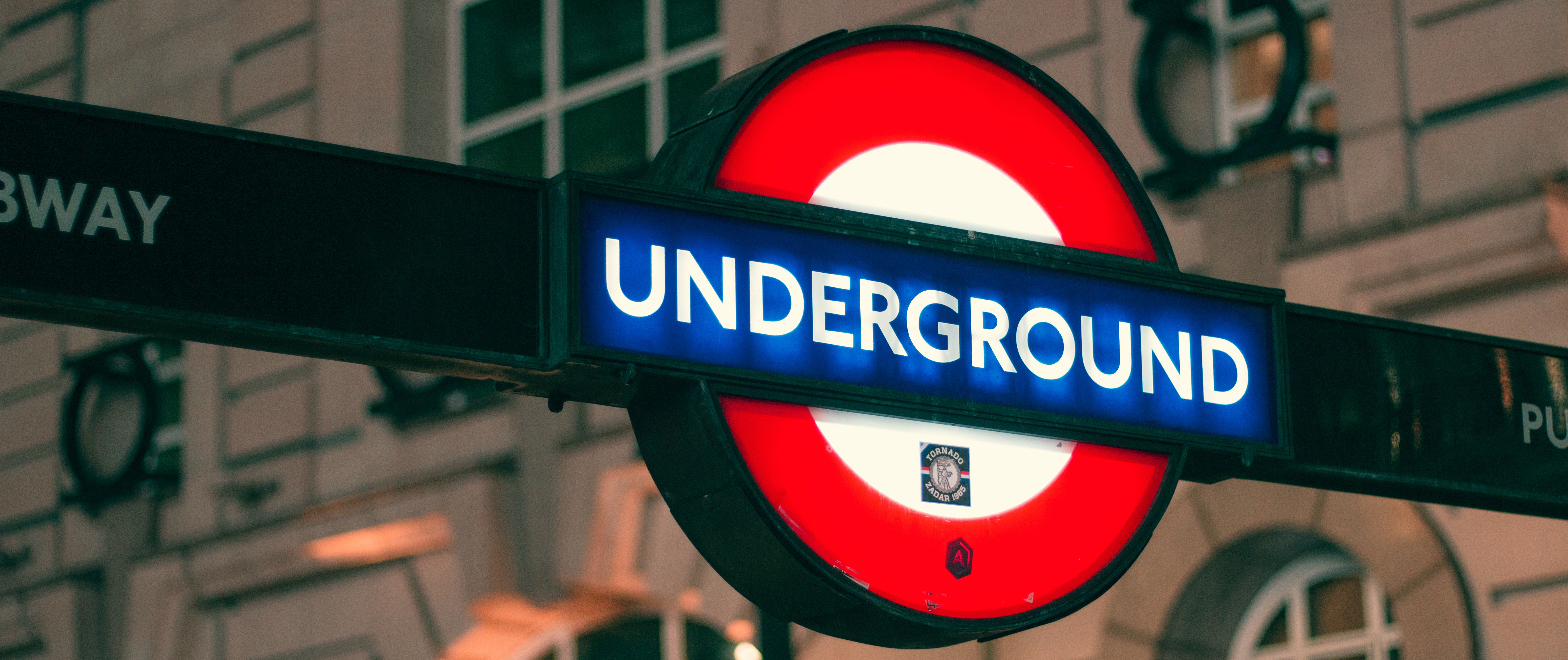 logo métro londonien