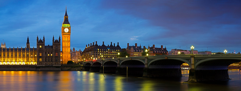 Londres vue sur le Big Ben et la Tamise au crépuscule